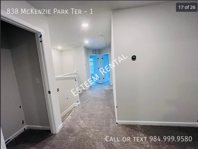 Building Photo - 838 McKenzie Pk Ter