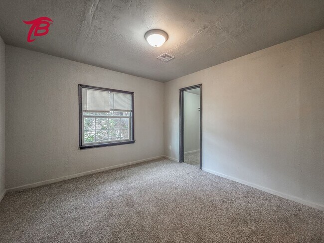 Building Photo - 1153 Windemere Ave