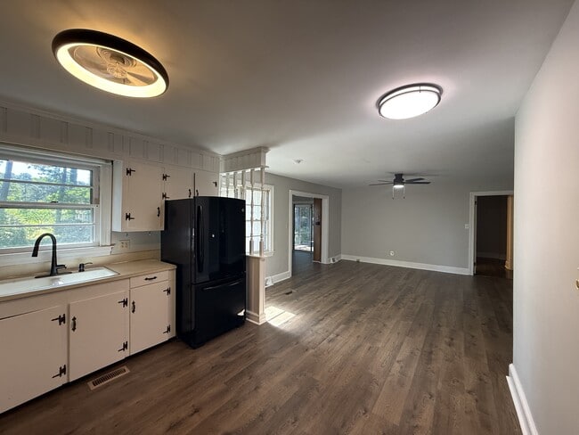 Building Photo - 207 Belvedere Dr