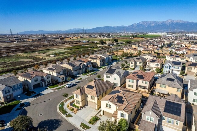 Building Photo - 3915 E Fincastle St