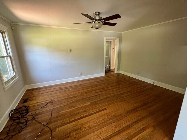 Building Photo - 3 Bedroom 1 Bath for rent