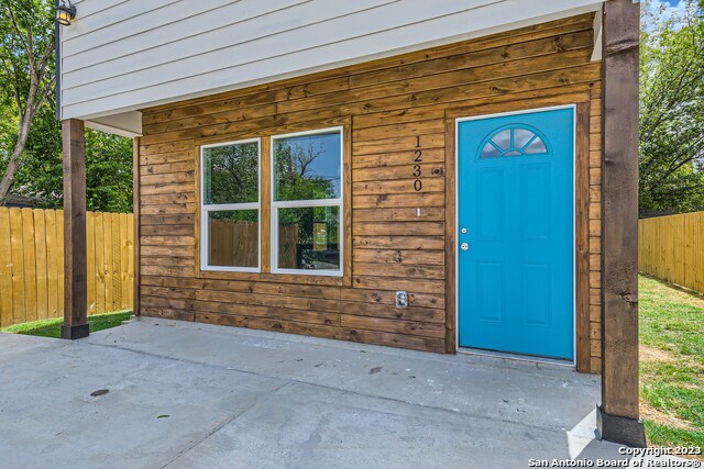Building Photo - 1230 Rivas St