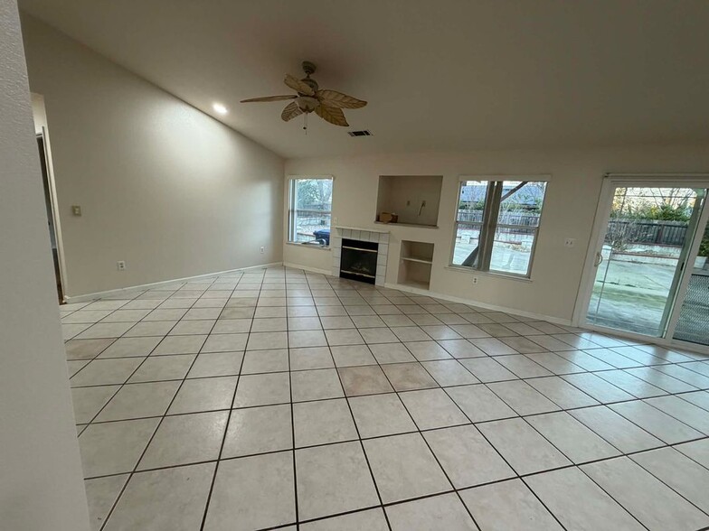 Building Photo - 1965 Shelby Rd