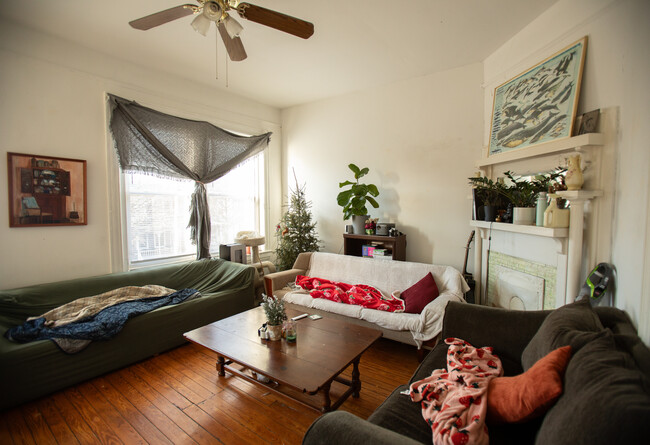 Sitting Room - 705 N 27th St