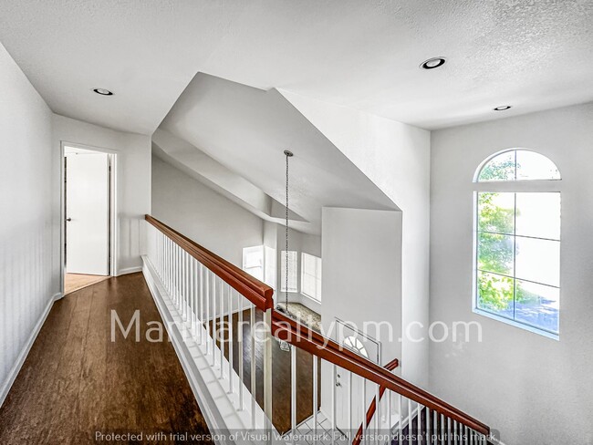 Building Photo - Charming 4 bedroom 2.5 bath in Glen Cove, ...