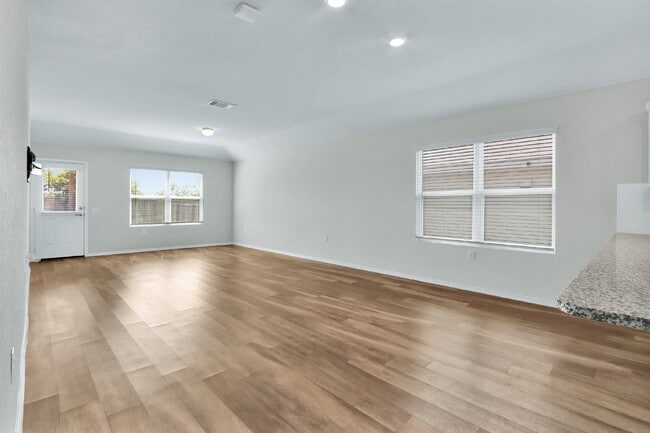 Building Photo - 6854 Hibiscus Falls