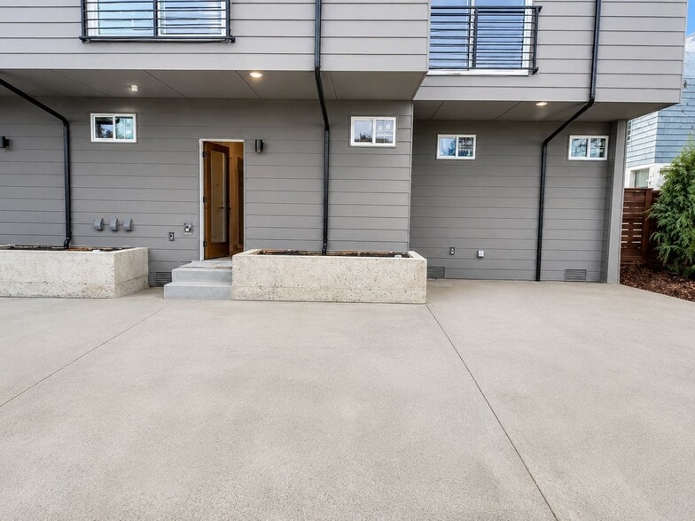 Building Photo - 9314 Renton Ave S