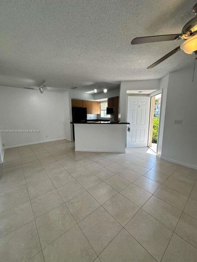 Building Photo - 3350 Pinewalk Dr N