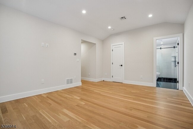 Building Photo - 30 Hemlock Terrace