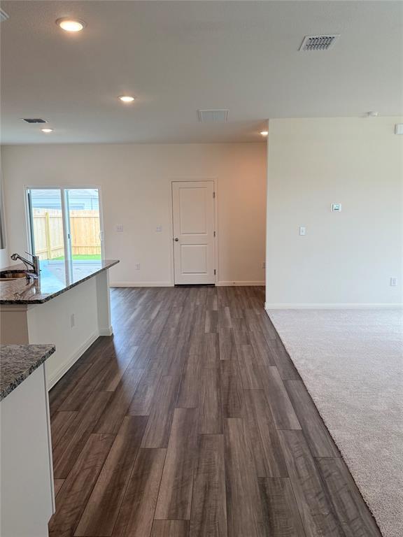 Building Photo - 520 McFadin Wy