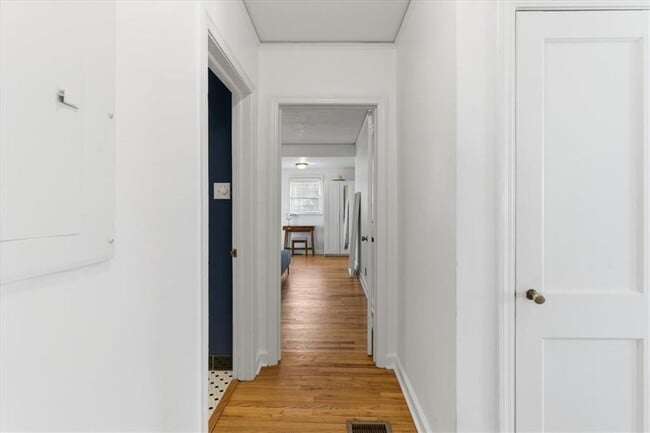 Building Photo - 693 Glenwood Ave SE