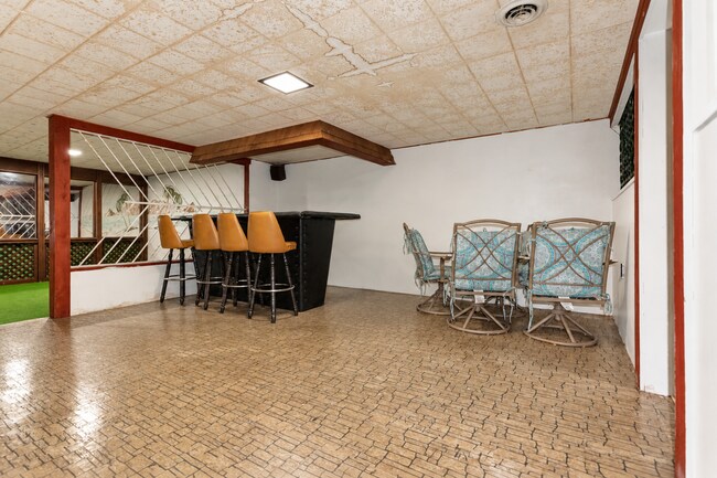 Building Photo - 7209 Lawnside Dr
