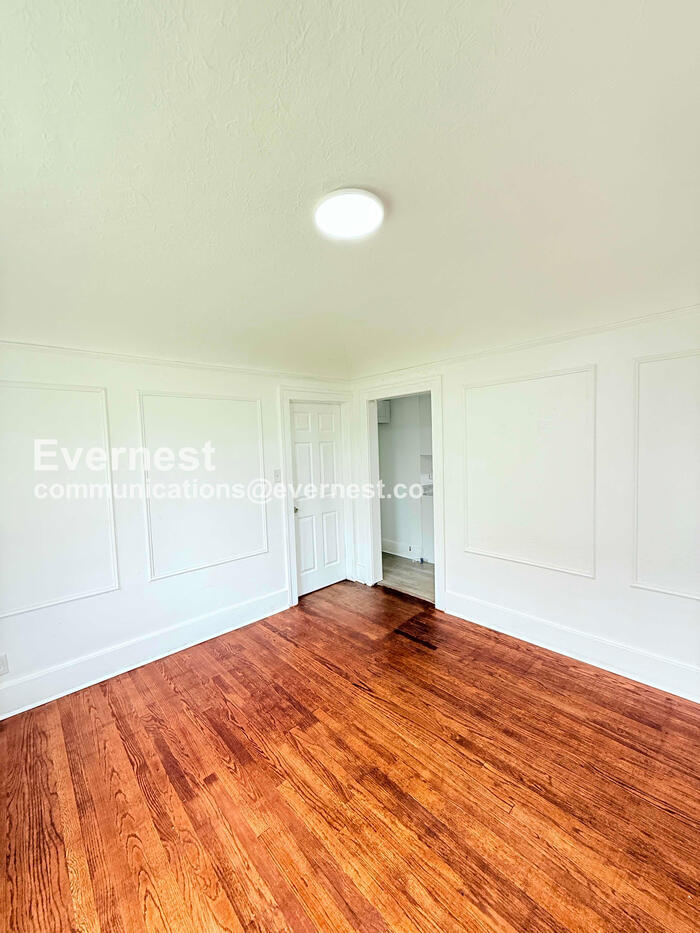 Building Photo - 2651 Calvert Ave