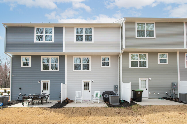 Building Photo - 1516 Indigo Creek Dr