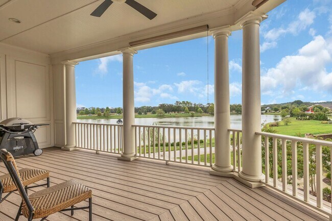 Building Photo - Rent Unfurnished or Fully Furnished - 4 Be...