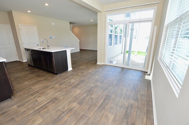 Building Photo - 6816 Cobble Spgs Ln