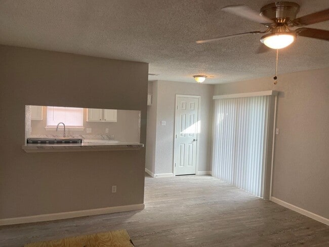Building Photo - 4914 Fairgreen Ln