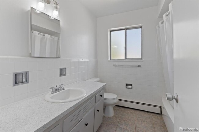 Building Photo - 11611 Morang Ave