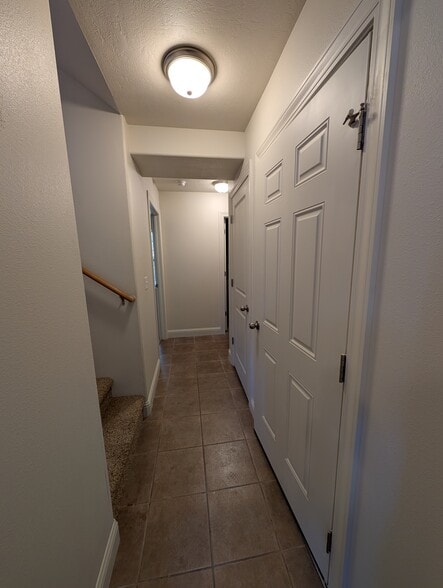 Building Photo - 286 La Valle Strada