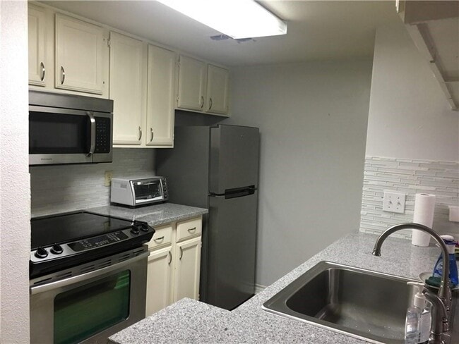 Building Photo - 2311 Nueces St