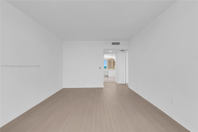 Building Photo - 21205 Yacht Club Dr