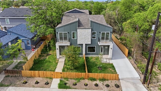 Building Photo - New Build Ready for Move In!