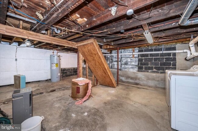 Building Photo - 10 East E Street