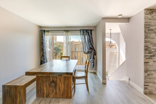 Building Photo - 801 Kalpati Cir