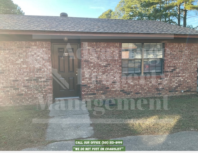 Building Photo - 1225 Woodside Dr