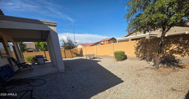 Building Photo - 6903 W Carson Rd