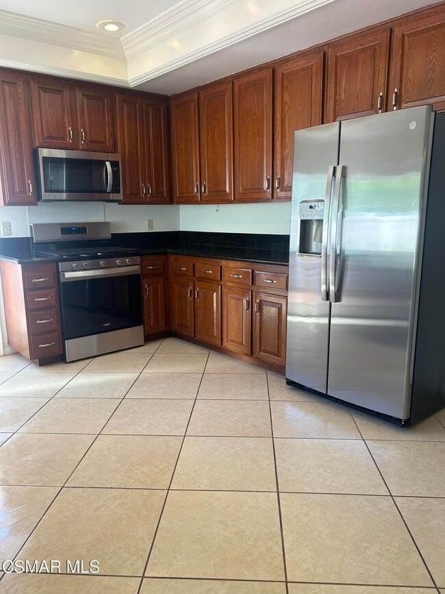 Building Photo - 2737 E Sierra Dr