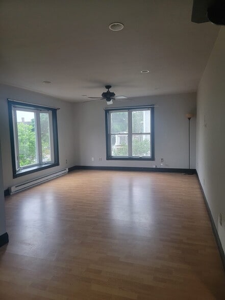 Building Photo - 16 Elmwood Ave