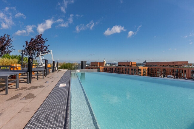 Building Photo - 949 1st St SE