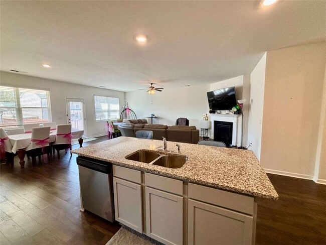 Building Photo - 95 Condor Ct