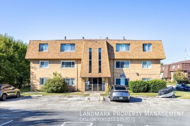Building Photo - 10440 Natoma Ave