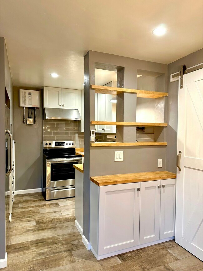 Building Photo - 38374 Rainbow Heights Pl