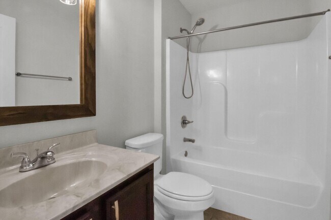 Building Photo - 8402 Island Dr