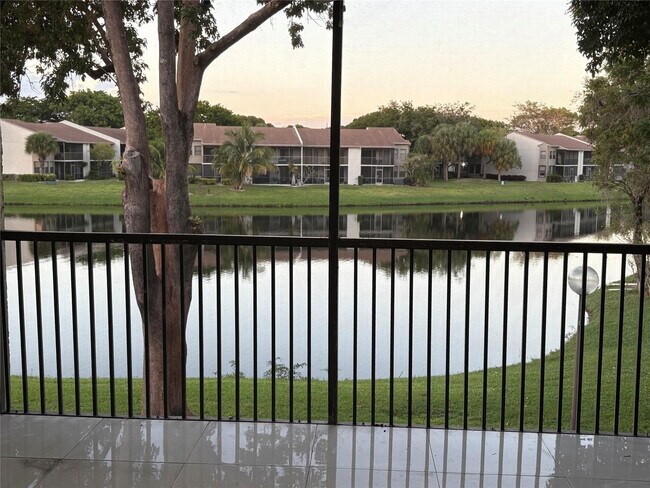 Building Photo - 2035 SW 15th St