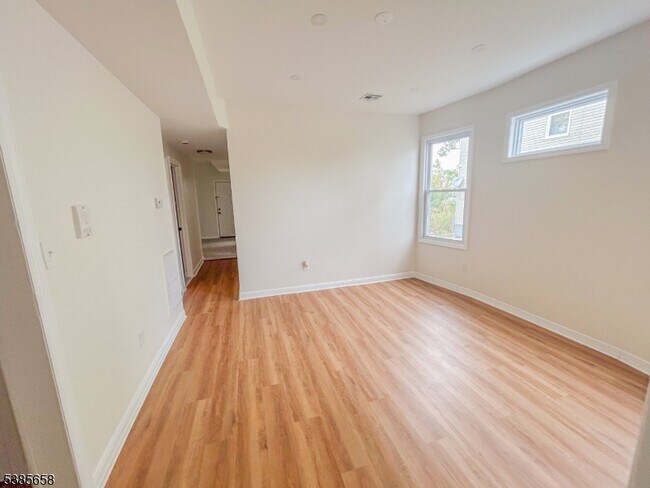 Building Photo - 261 22nd St