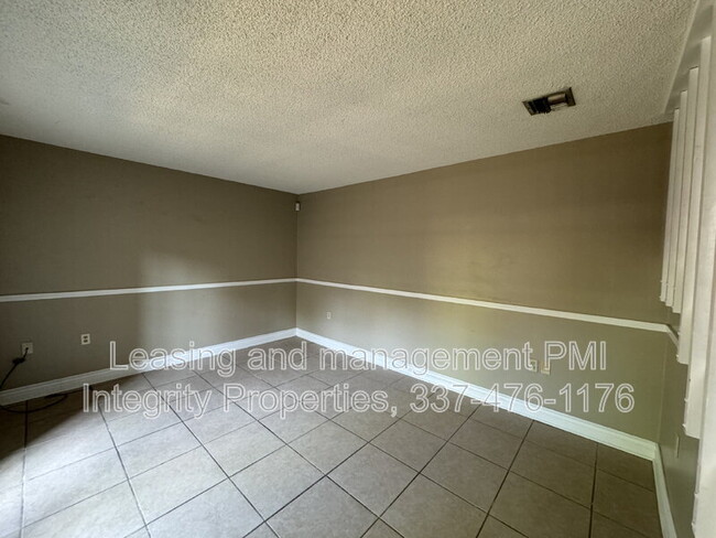 Building Photo - 206 Elks Cove