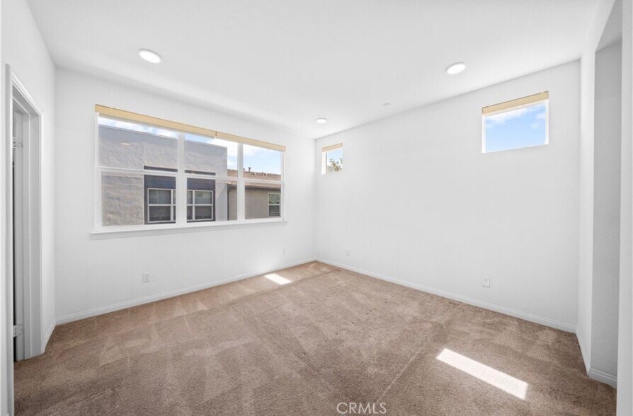 Building Photo - 10591 Huxley Dr