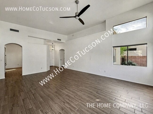 Building Photo - 2660 W Camino del Sitio