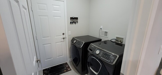 Building Photo - 4291 Redding Cir