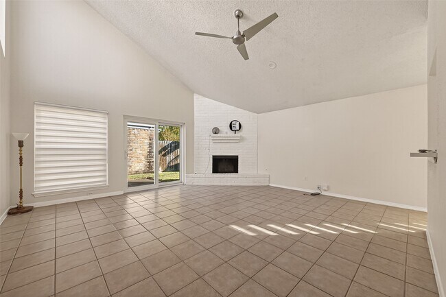 Building Photo - 11535 Bellspring Dr