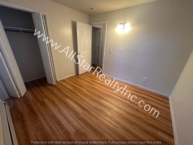 Building Photo - 1549 Karluk St