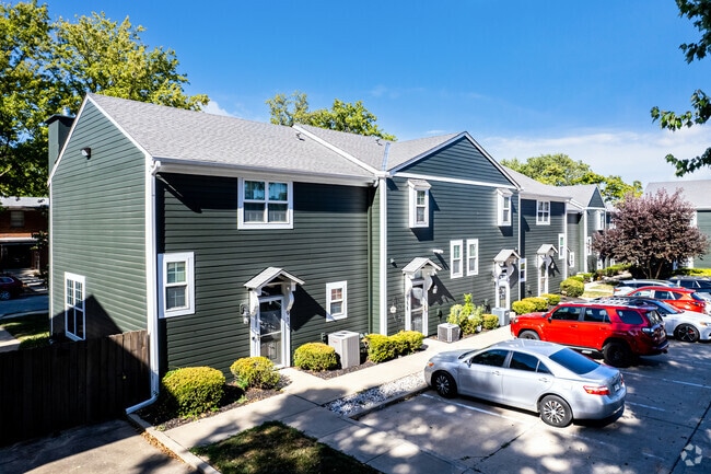 Building Photo - Roanoke Townhomes