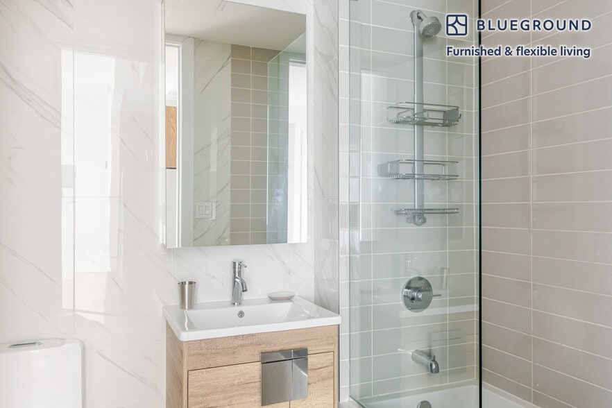 Building Photo - 82 4th Ave