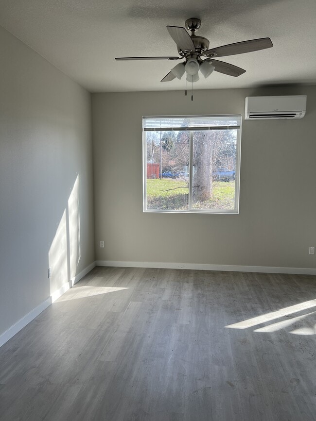Livingroom - 4840 48th Loop