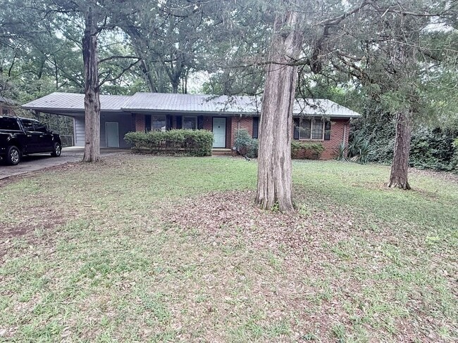 Building Photo - 245 Milledge Heights