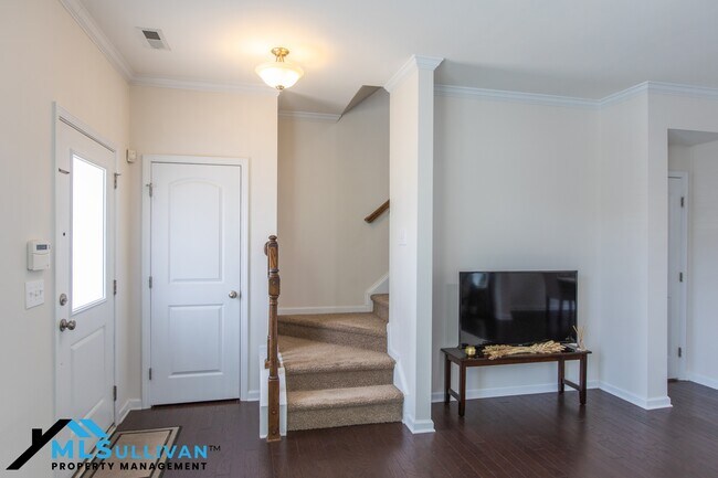 Building Photo - 108 Mt Evans Dr